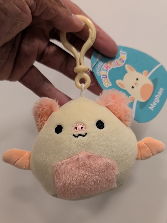 Squishmallows Other - Squishmallows Peach & Cream Plush Clip Keychain